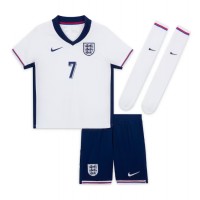 Camisa de Futebol Inglaterra Bukayo Saka #7 Equipamento Principal Infantil Europeu 2024 Manga Curta (+ Calças curtas)